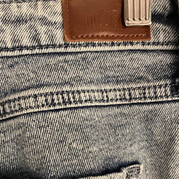 Distressed Denim Jean Hollister - Picture 4 of 5
